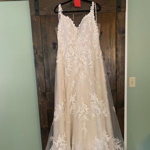 Rebecca Ingram Courtney wedding gown